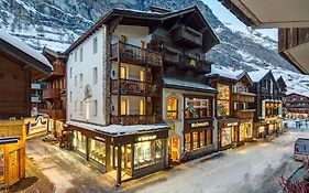 Alpine Lodge